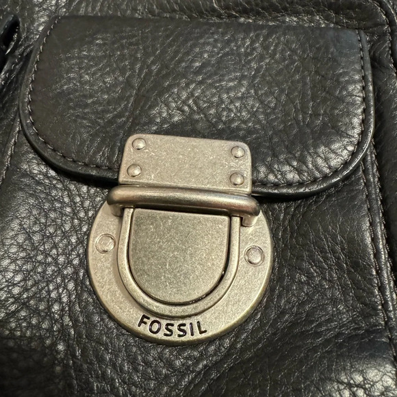 Fossil Cow Hide Leather Black Pocket Buckle Y2K Full Zip Crossbody Bag - Picture 3 of 8